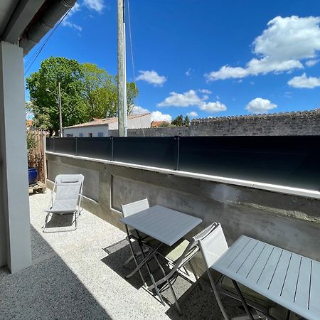 Maison Chaleureuse Avec Terrasse Privative Proche De La Gare Et Du Centre-Ville Rochefort  Exteriör bild